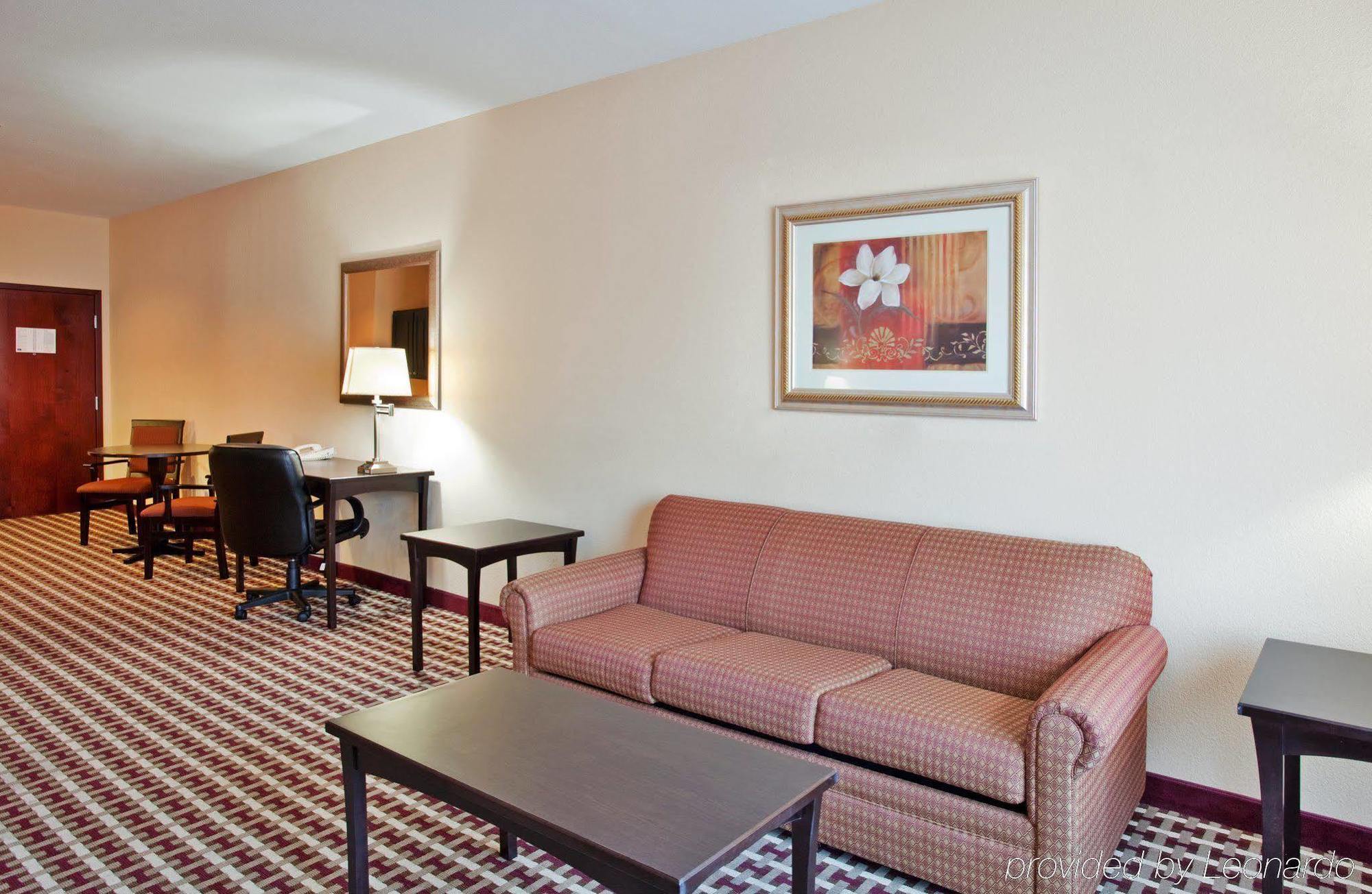 Holiday Inn Express & Suites Laurel, An Ihg Hotel Інтер'єр фото